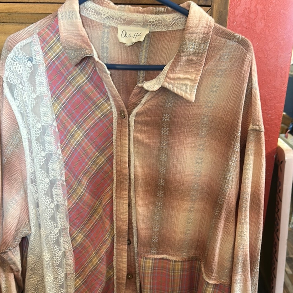 Oli & Hali Pink and Cream Lace Trim Shirt - Picture 5 of 5